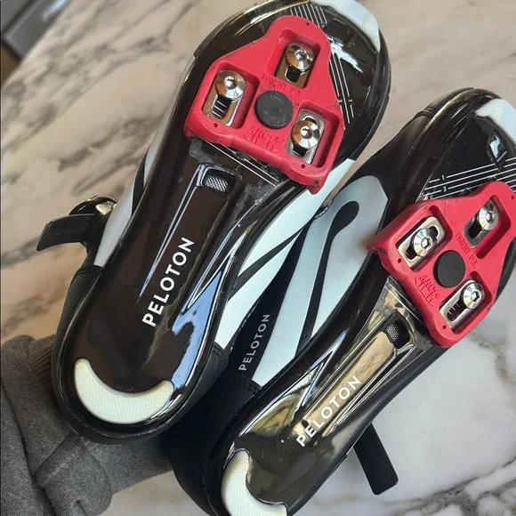 Peloton Black and Red Cycling Shoes - Picture 9 of 14
